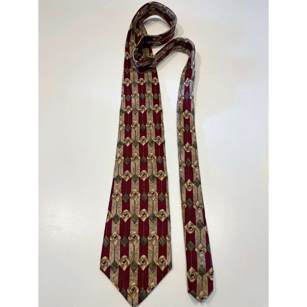 Roundtree & Yorke Red Maroon Gold Floral Rose Patterned Silk Mens Tie‎